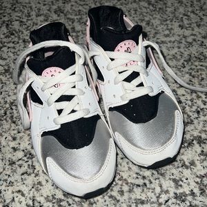 Toddler girl Nike Hurraches - size 11.5